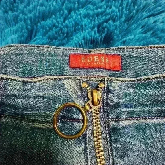GUESS Ezra Mid Rise Zip Front Denim Shorts Size US 30 - Picture 2 of 7